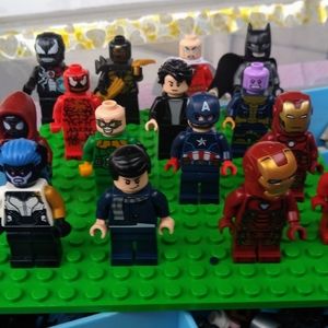 Lego minifigures SUPRISE box 4pc